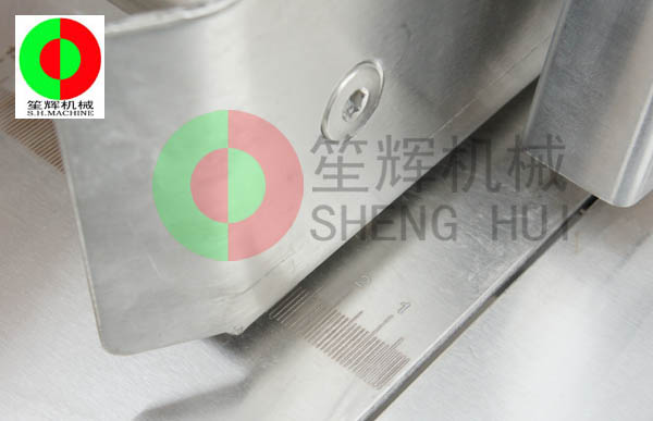鋸骨機